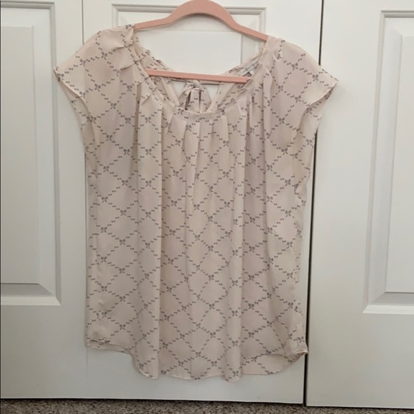 LC Lauren Conrad Tops - Lauren Conrad pleated blouse